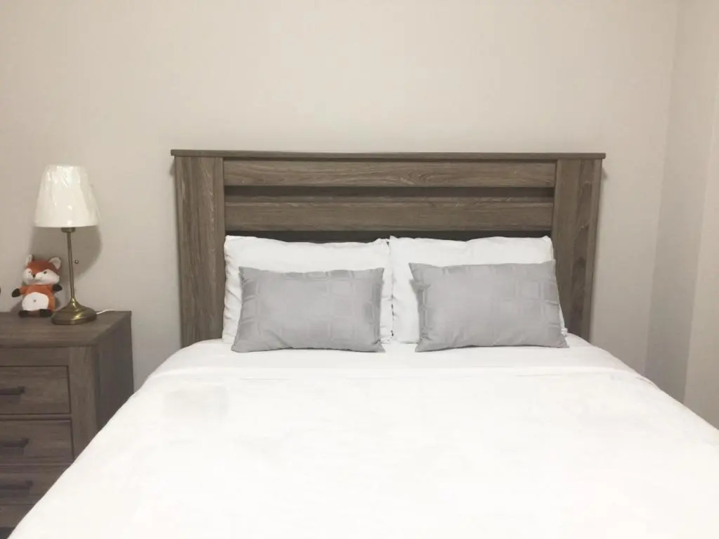 Charming, Comfortable Apartment in Pickering