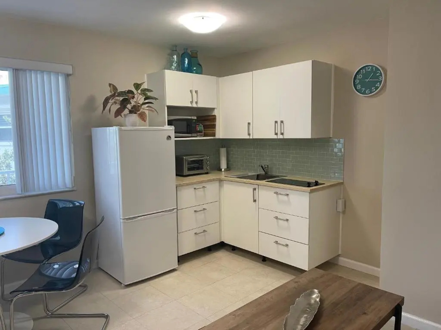 Studio right on the beach at Lauderdale By The Sea