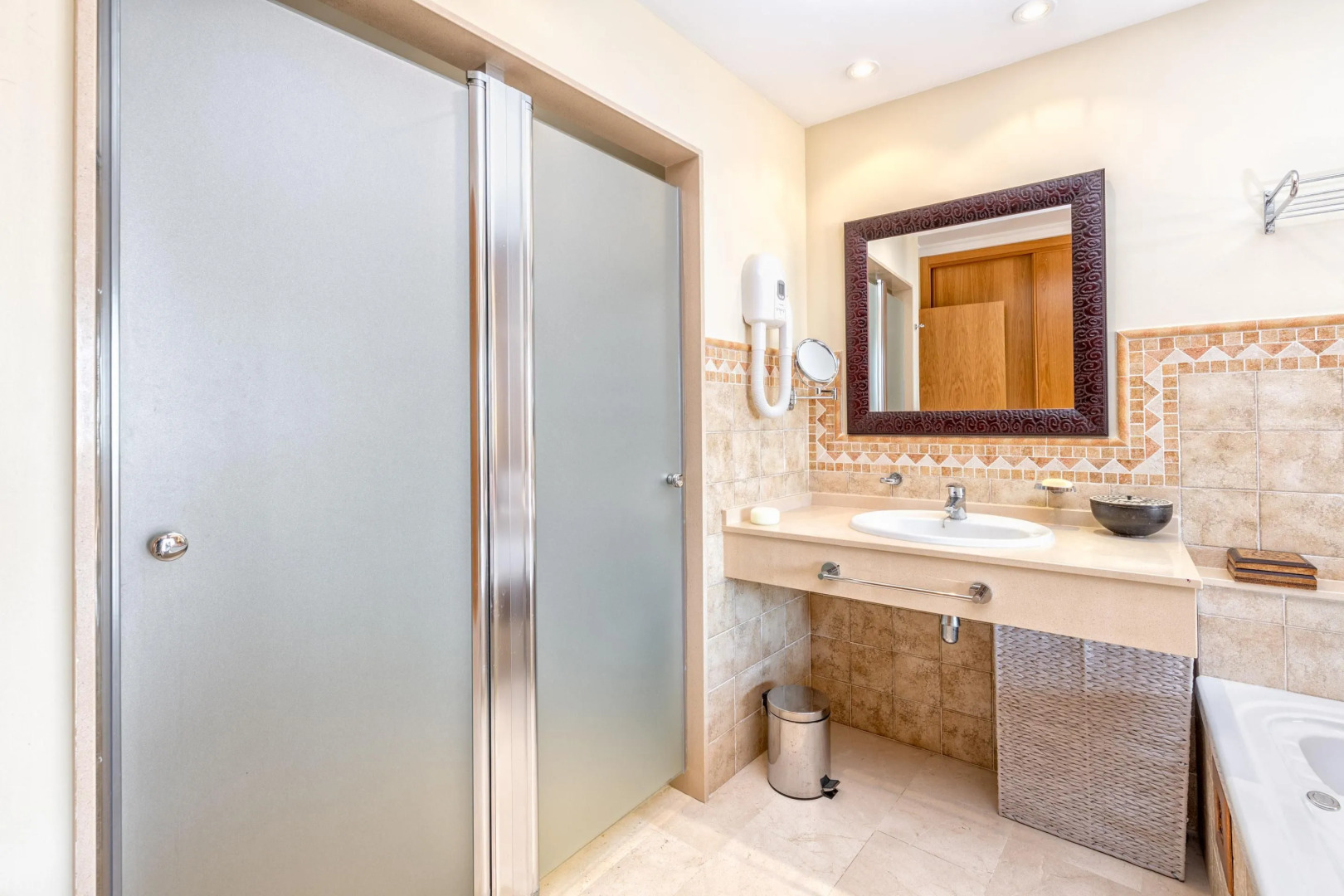 Stunning 2BR Sea View Condo 8 in Malibu