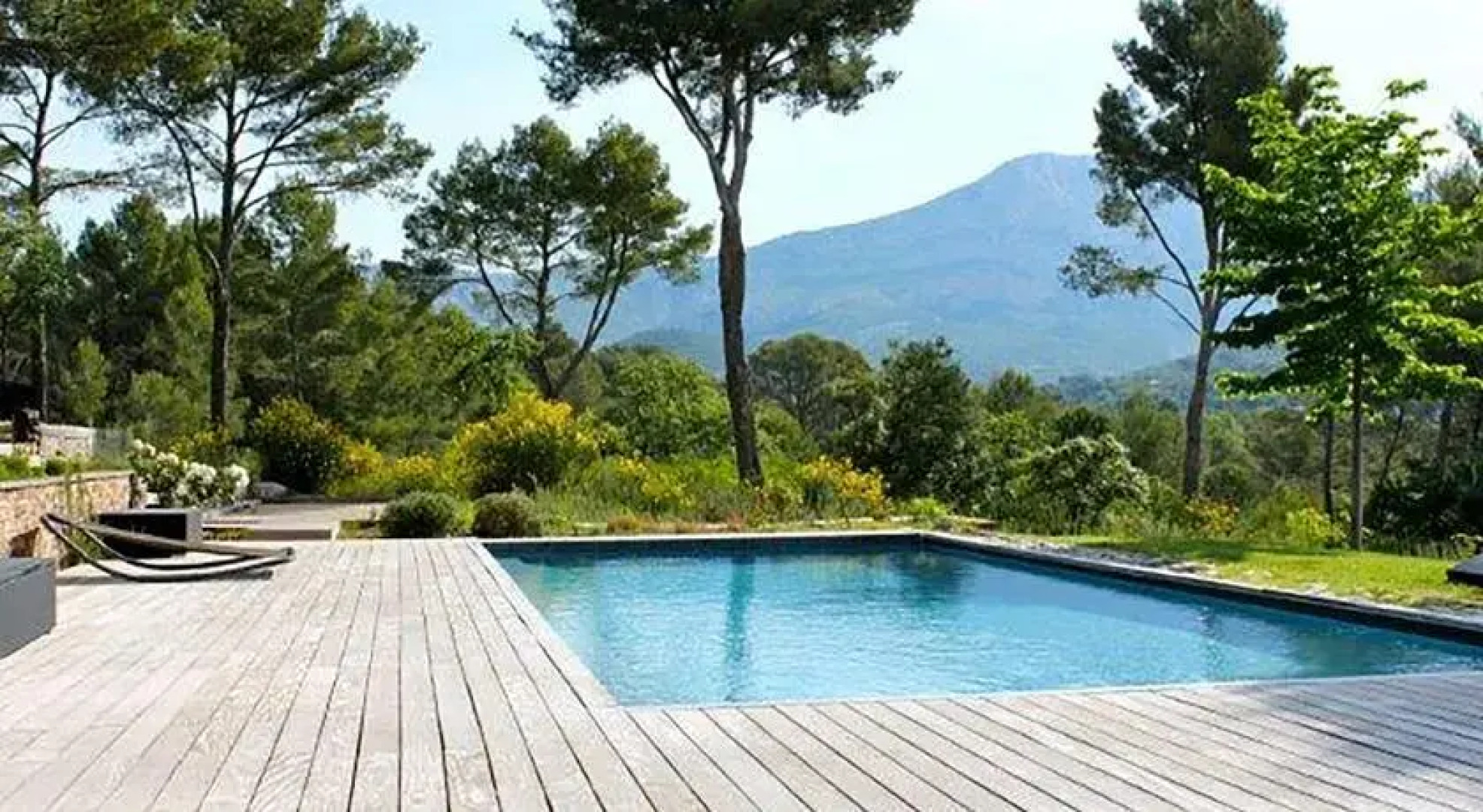 Squarebreak - Villa facing the Sainte-Victoire