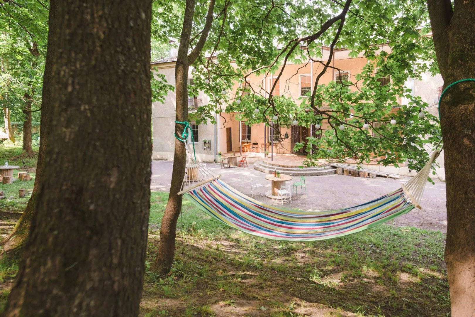 Downtown Forest Hostel & Camping