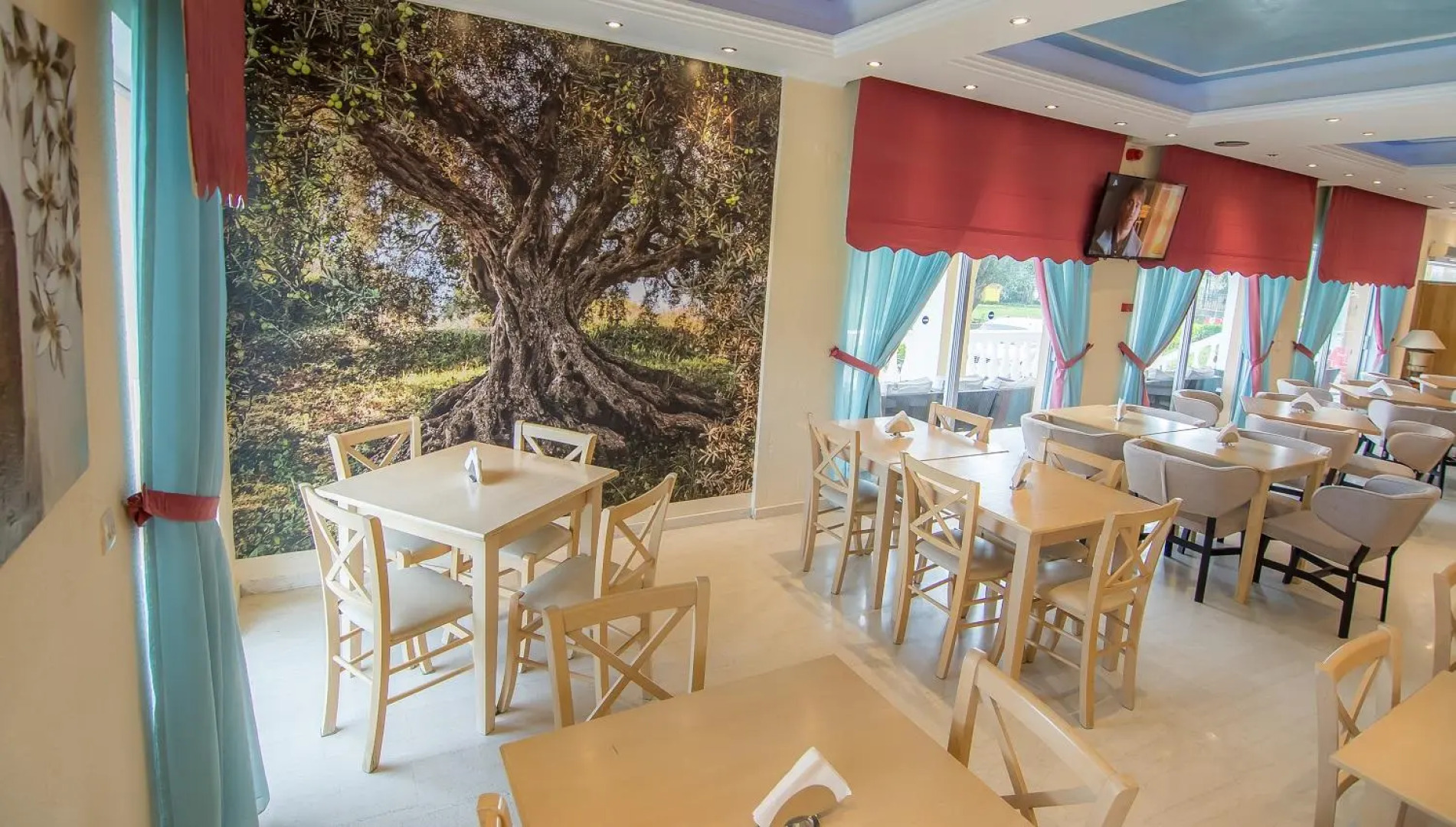 Отель Primavera Hotel