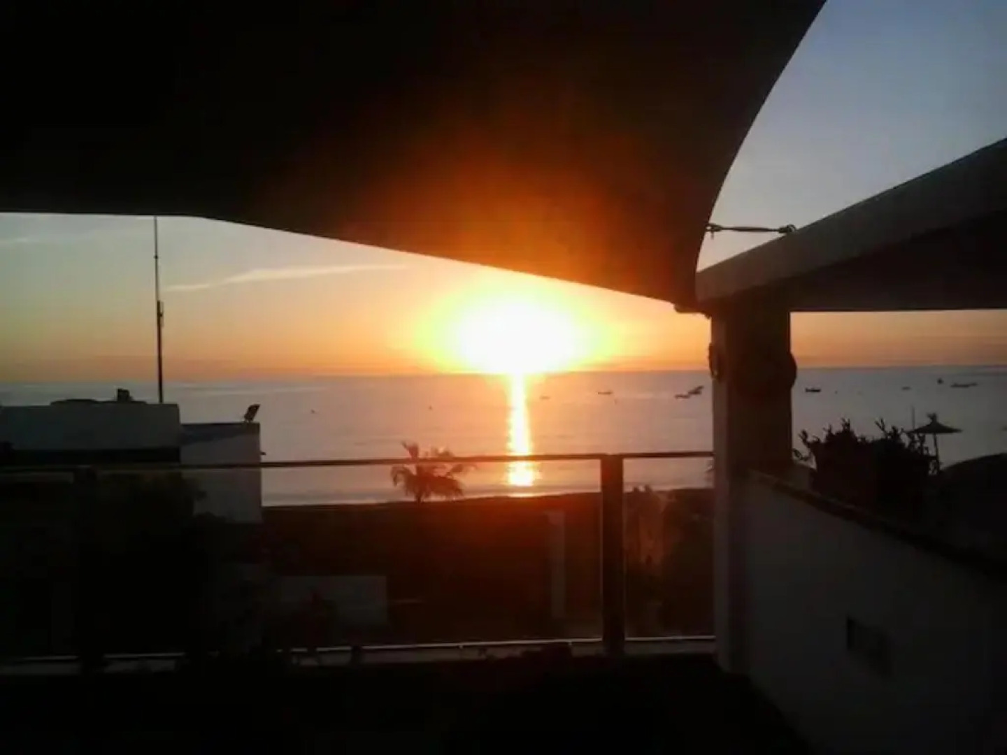 Apartamento con encanto en la playa frente al mar "Posada Rent House"