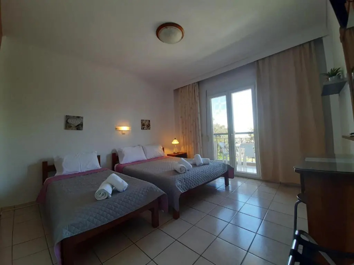 Theramvos Studios By Thomas