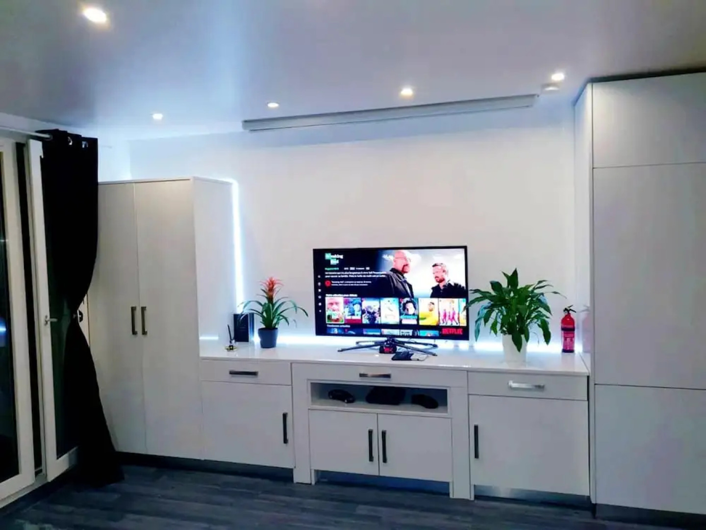 Studio in Poissy, With Wifi