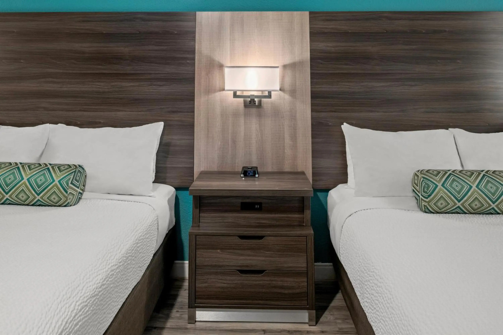 Yosemite Southgate Hotel & Suites