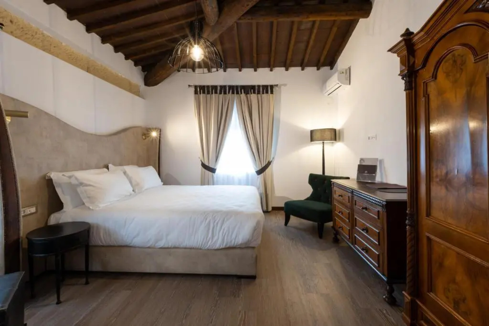 Castrum Wine Relais
