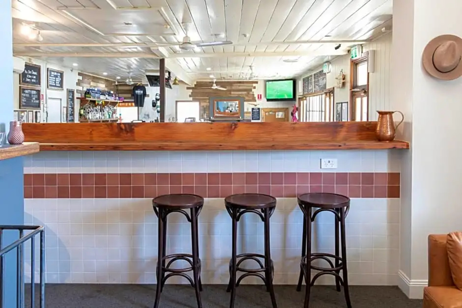 Robertson Public House