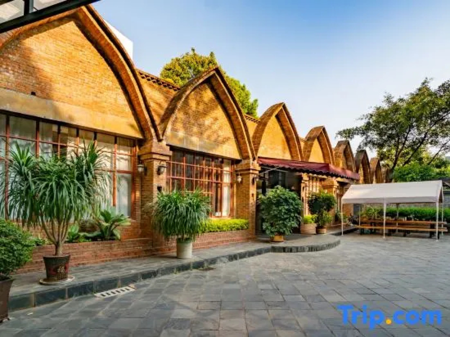 Pujin Garden Hot Spring Hotel (Mile Huquan)