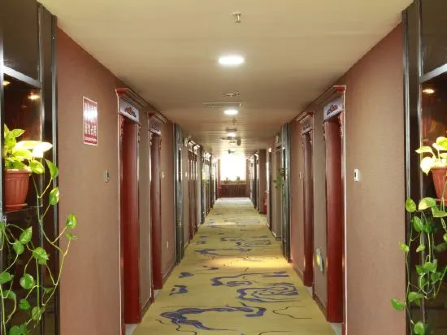 Qinglonghu Hotel
