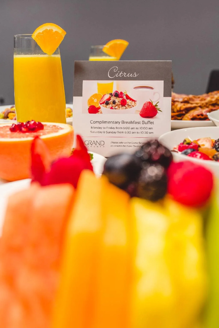 Grand Hotel & Suites