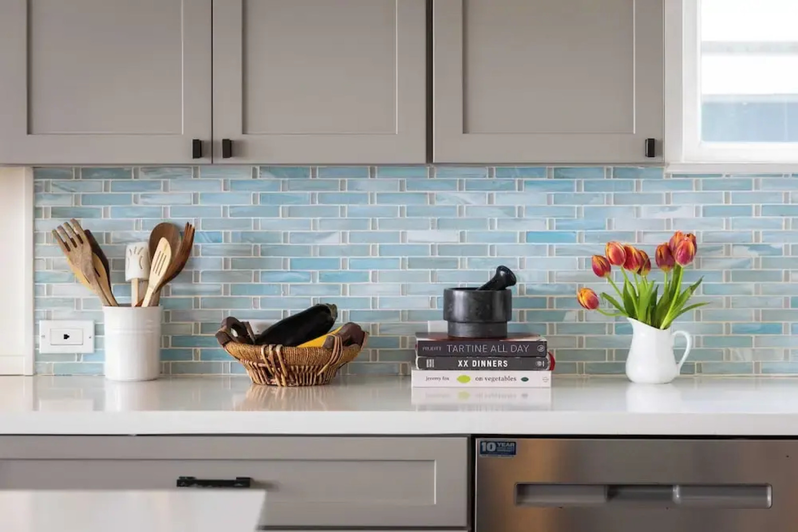 Unbeatable Beachfront Bliss w/ Ocean Views, Luxe Interiors & Patio Beach Road