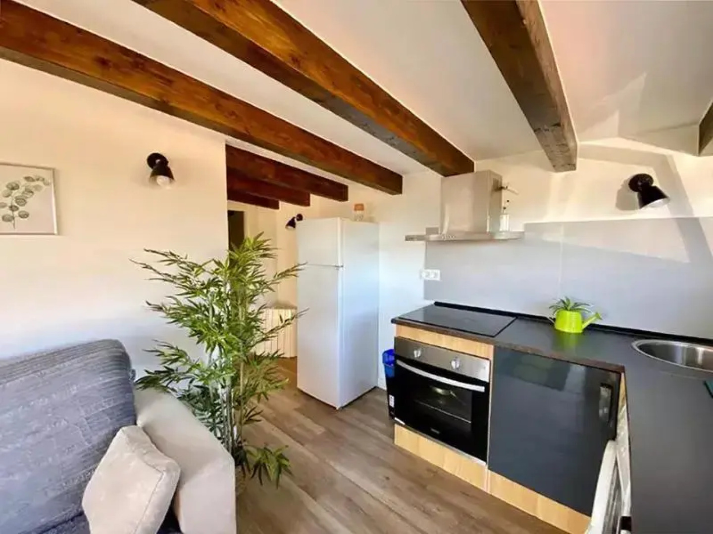 Apartamentos Via Street 3000