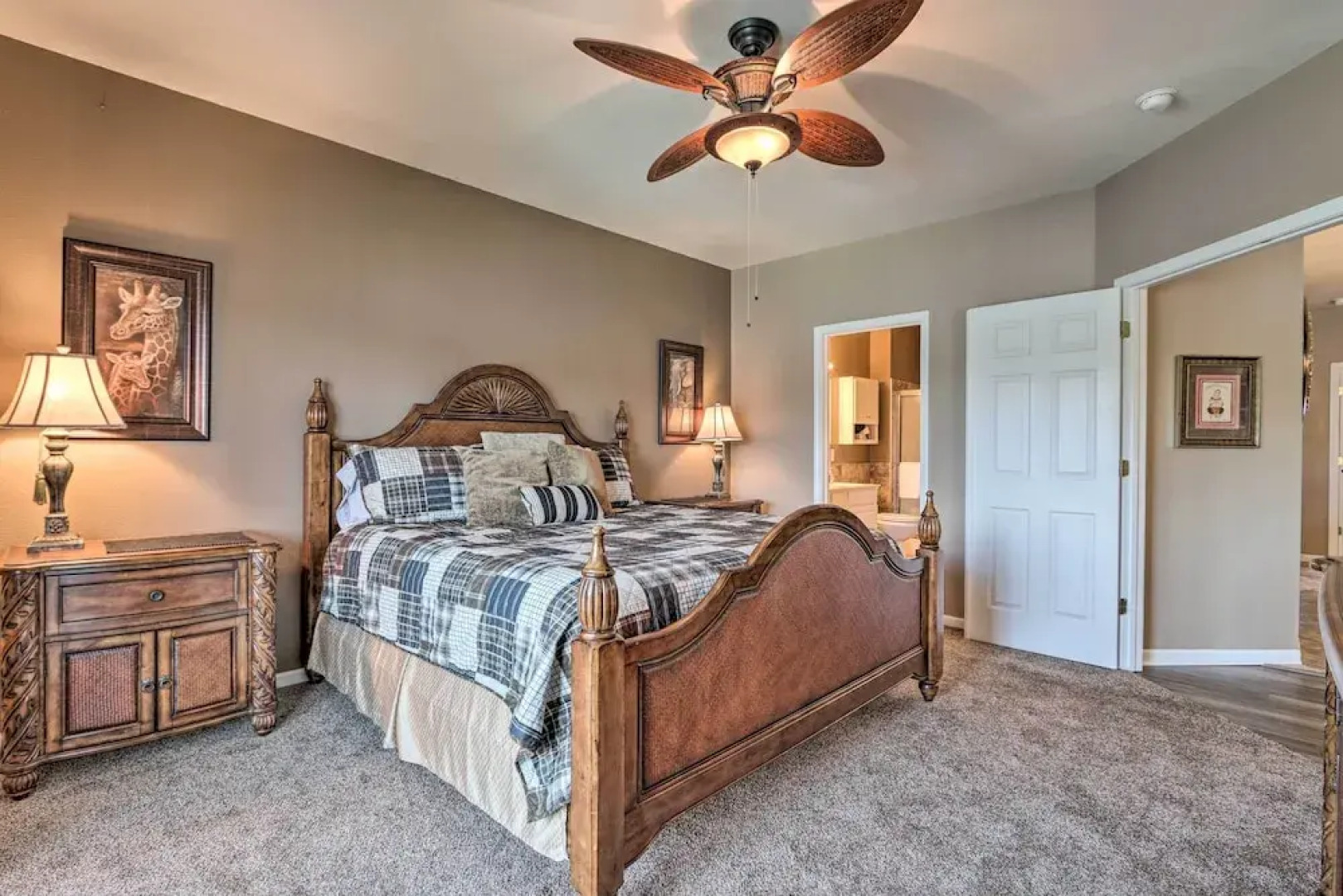 Lakefront Balcony + Pool Access: Camdenton Condo