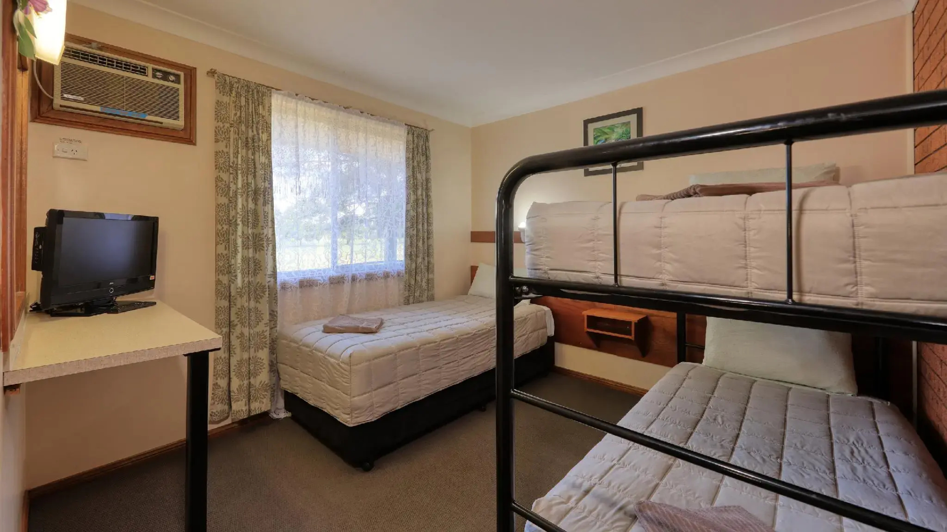 Castlereagh Motor Inn