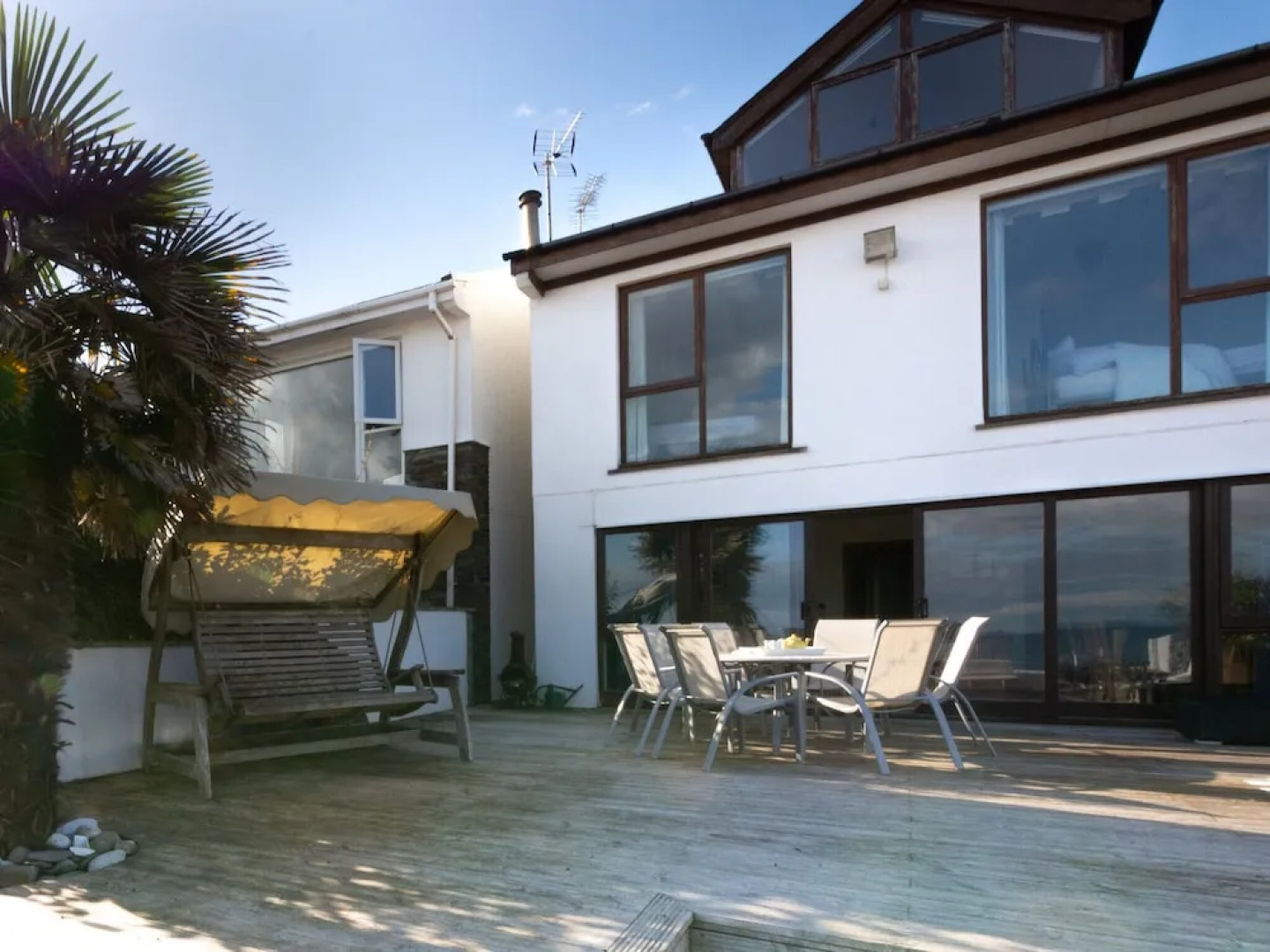 Wonderful Holiday Home With Beautiful Views and Sliding Doors to a Luxury Terrace