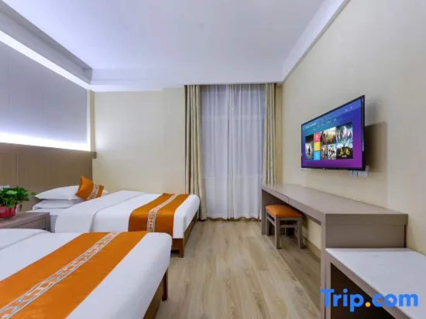 Vientiane Taoyuan Holiday Hotel (Colorful Danxia Scenic Area Branch)