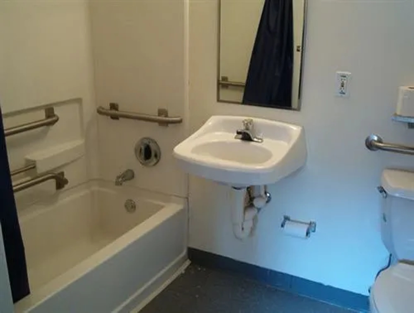 Budgetel Inn & Suites