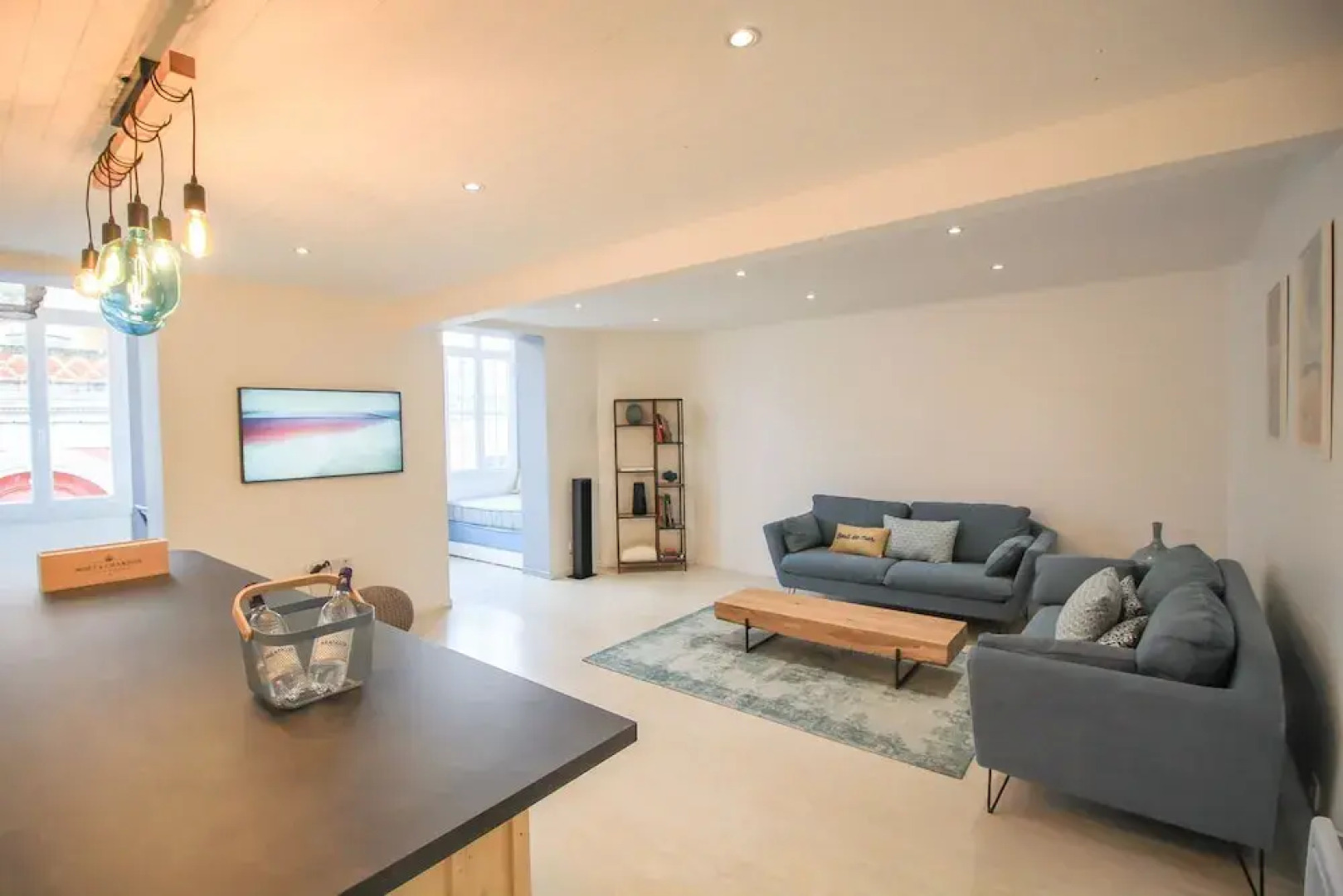 Maison bleue du bassin