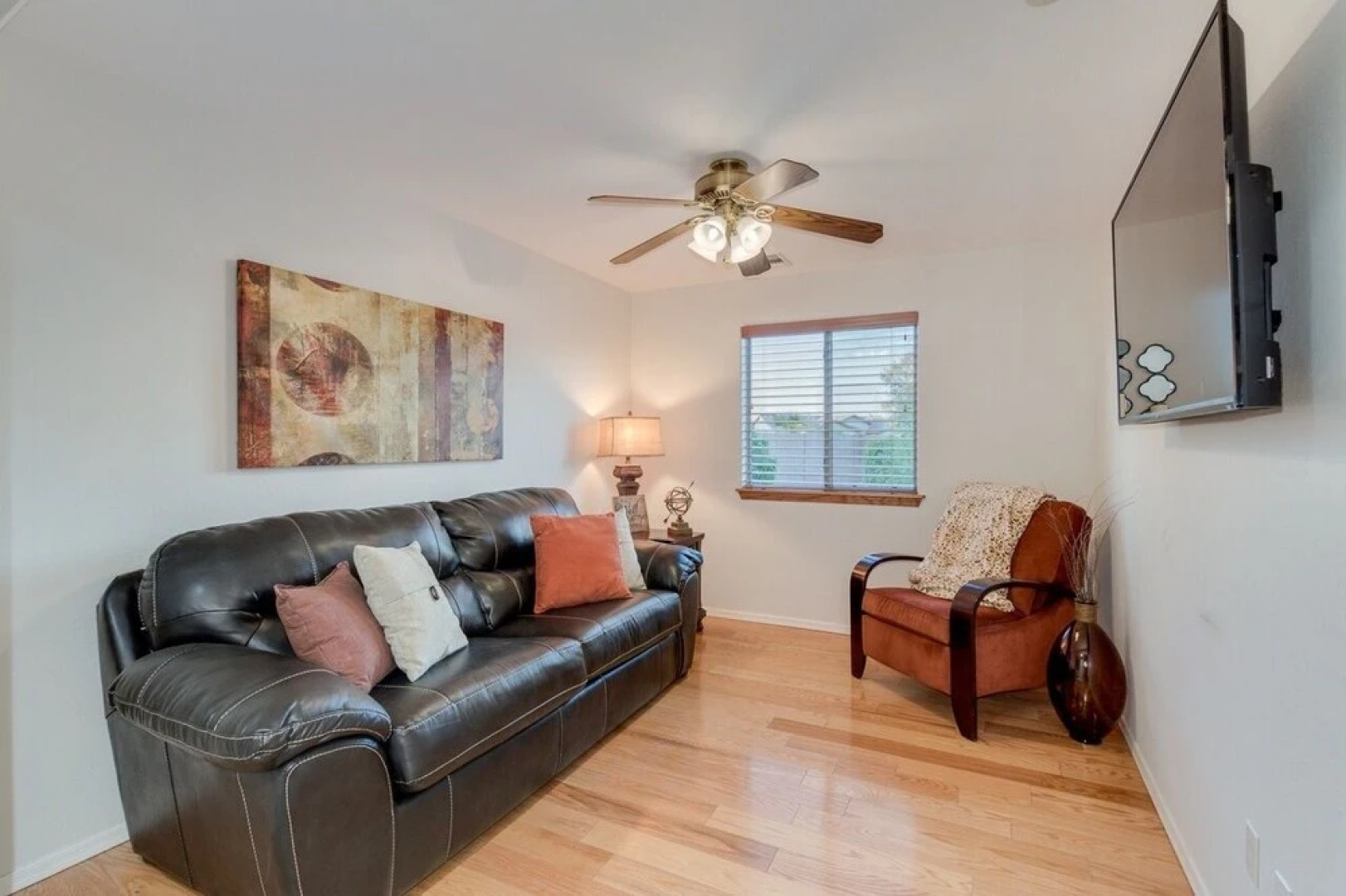 Oasis in The Desert! 5 Bedrooms, 3 Baths, Heated Resort Pool and Spa! Separate Casita! by Redawning