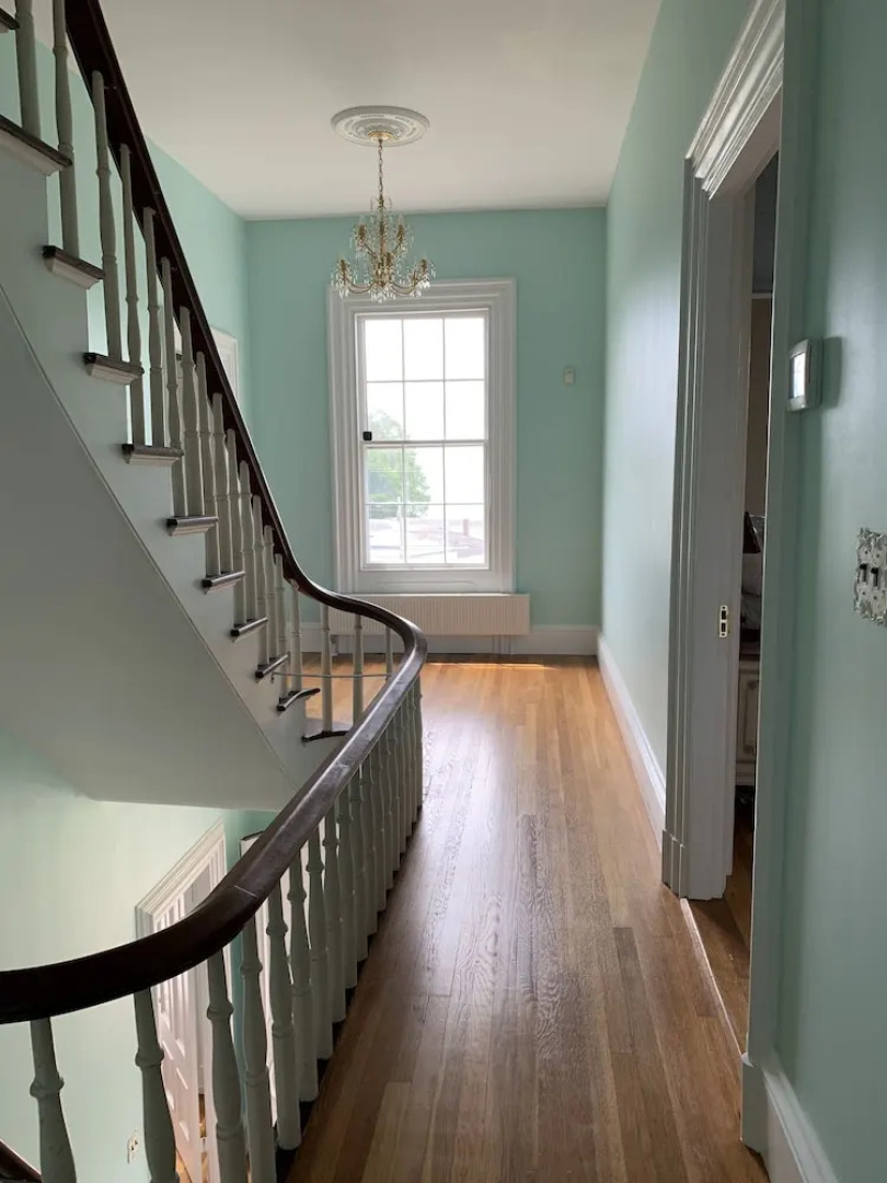 Captain Sweetser's Inn