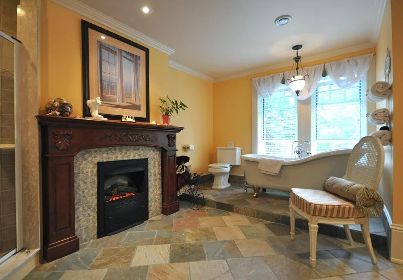 Creighton Manor Inn Bed & Breakfast