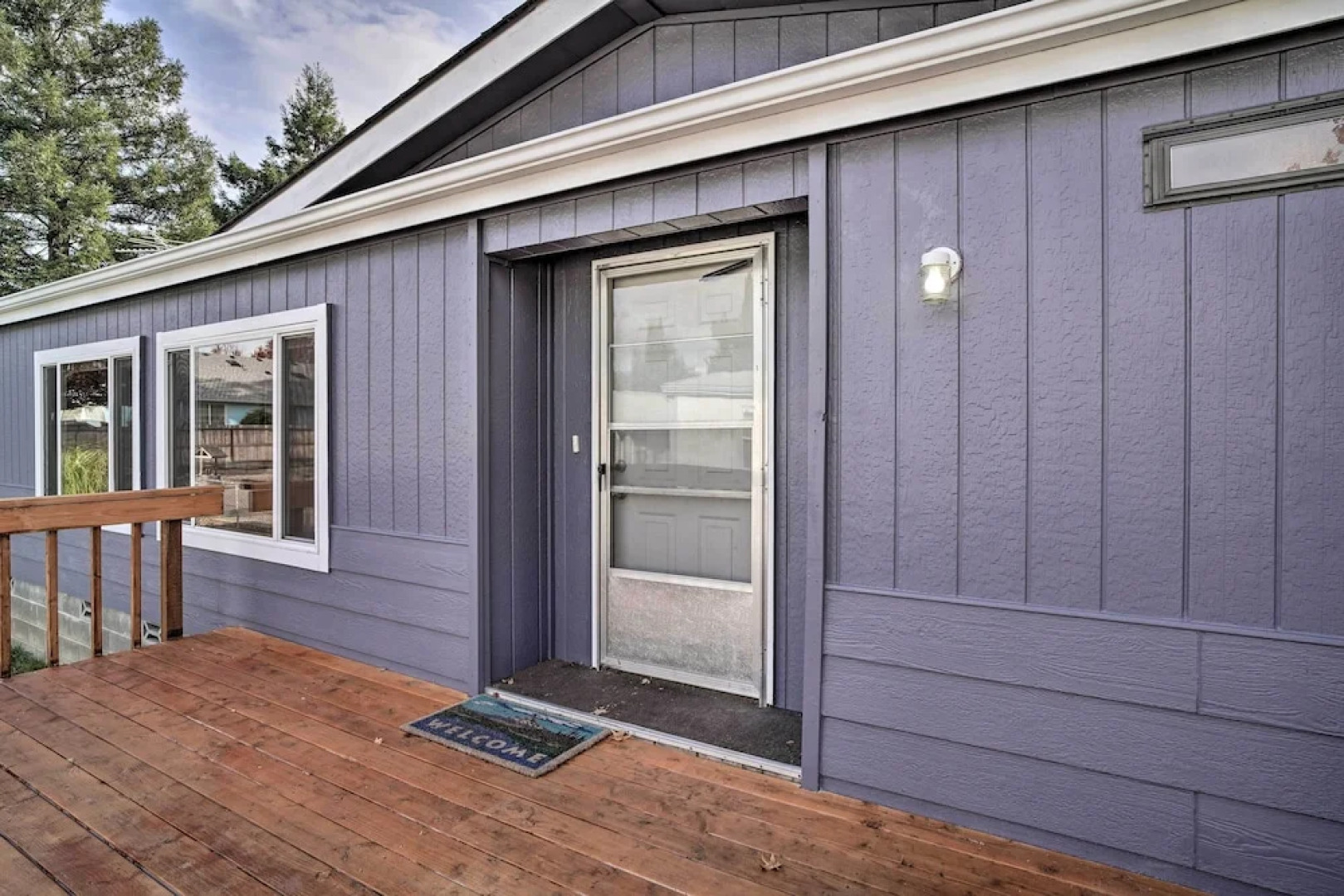 Charming Grants Pass Home w/ Large Backyard!