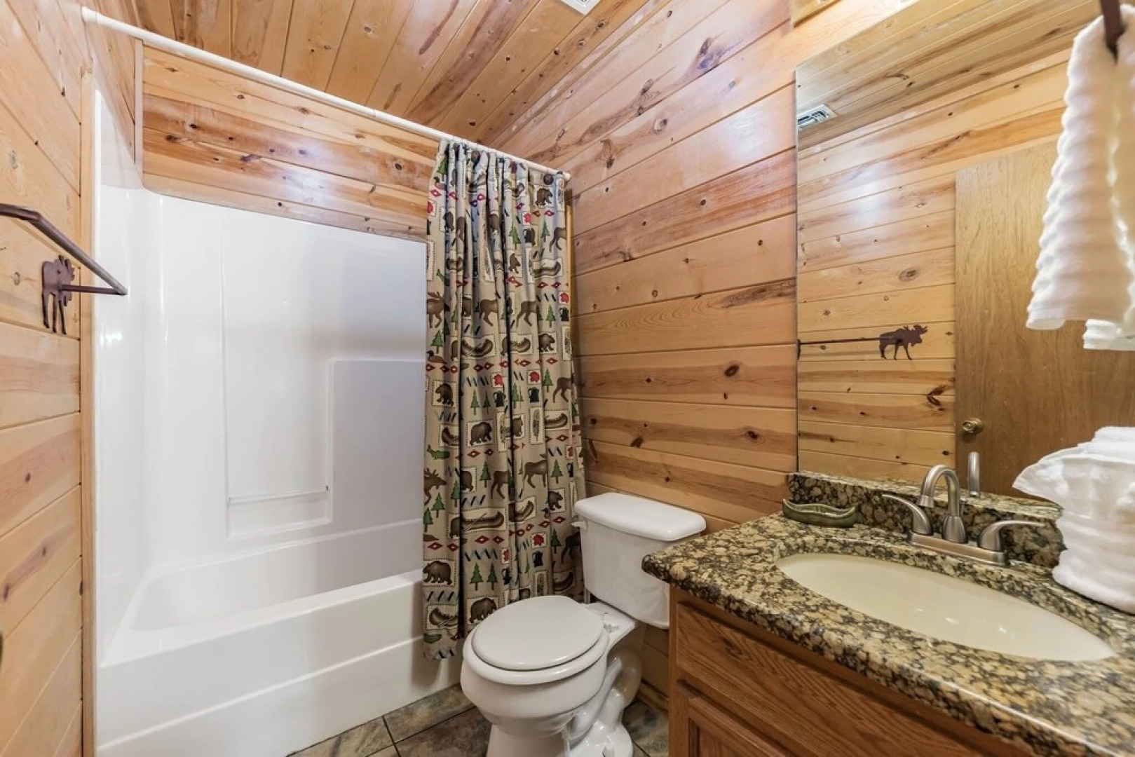 The Honeysuckle 2 Bedroom Cabin by Redawning