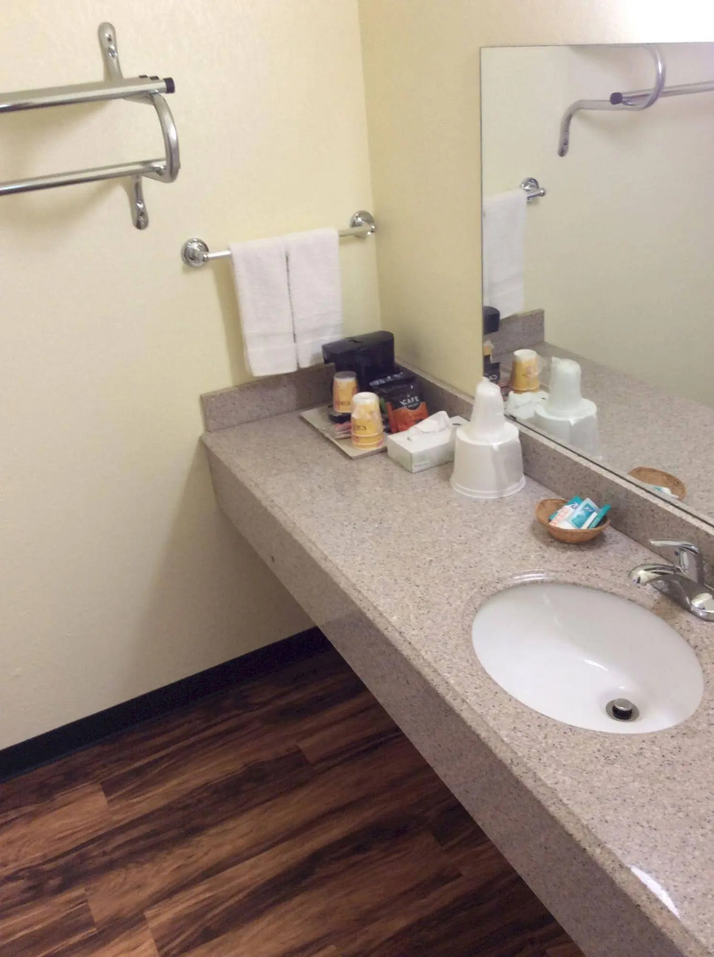 Regency Inn lola Kansas