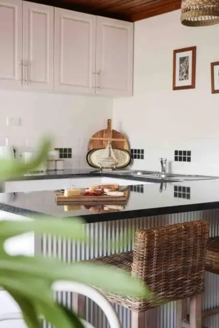 Lylah’s By The Sea