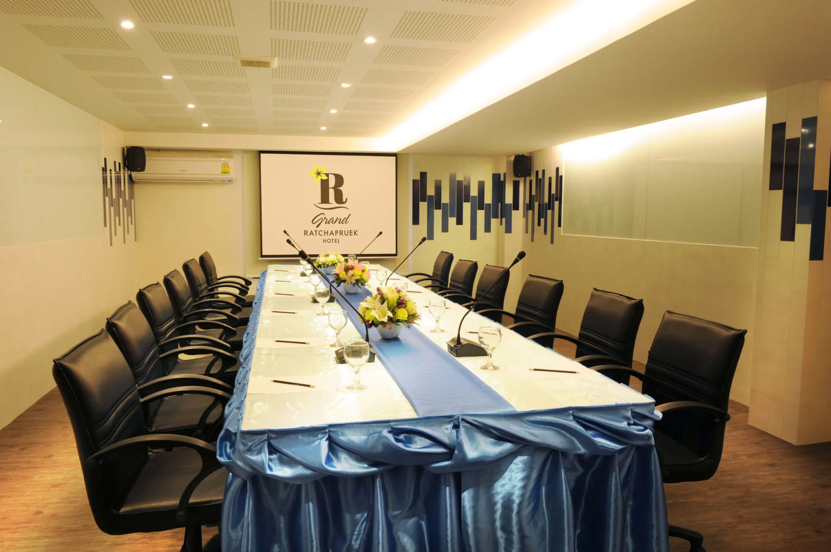Grand Ratchapruek Hotel