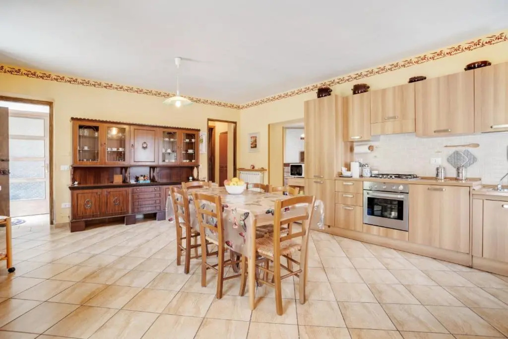 Villa Ciraldo in Monferrato with garden