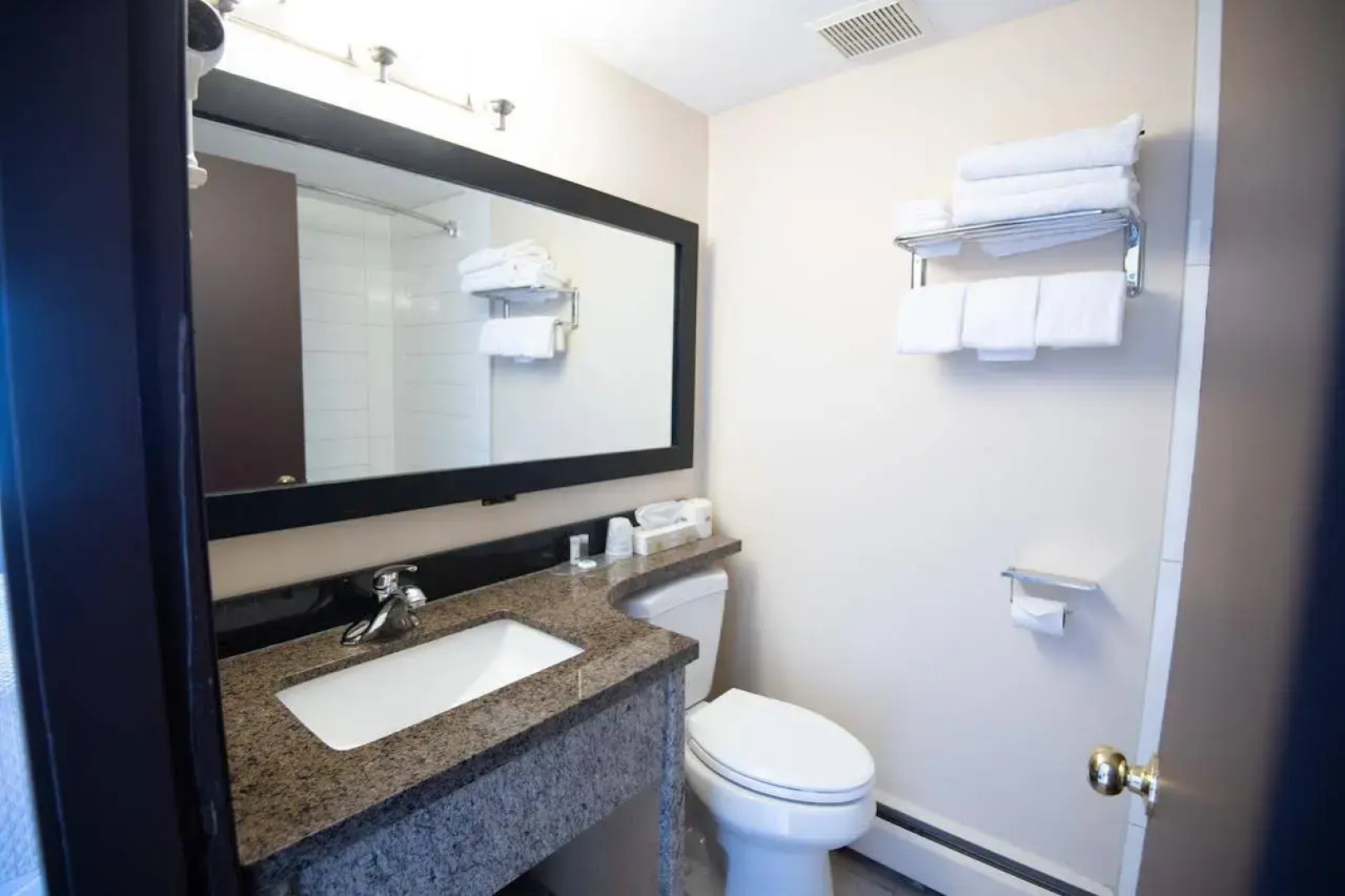 North Star Inn & Suites