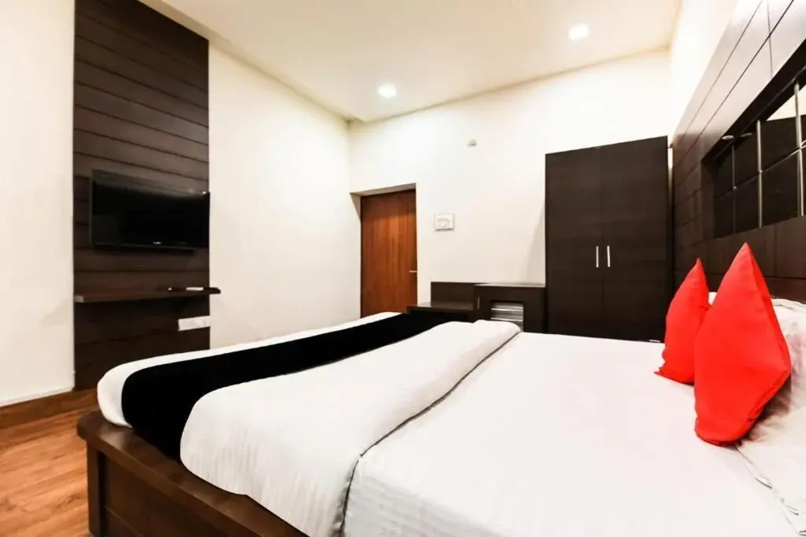Hotel Surpin Palace