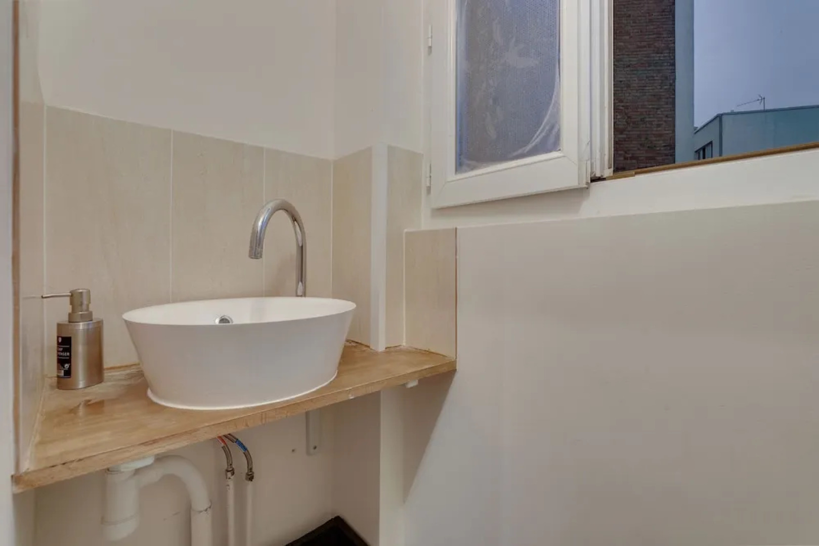 T2 4 People Near Paris Vincennes