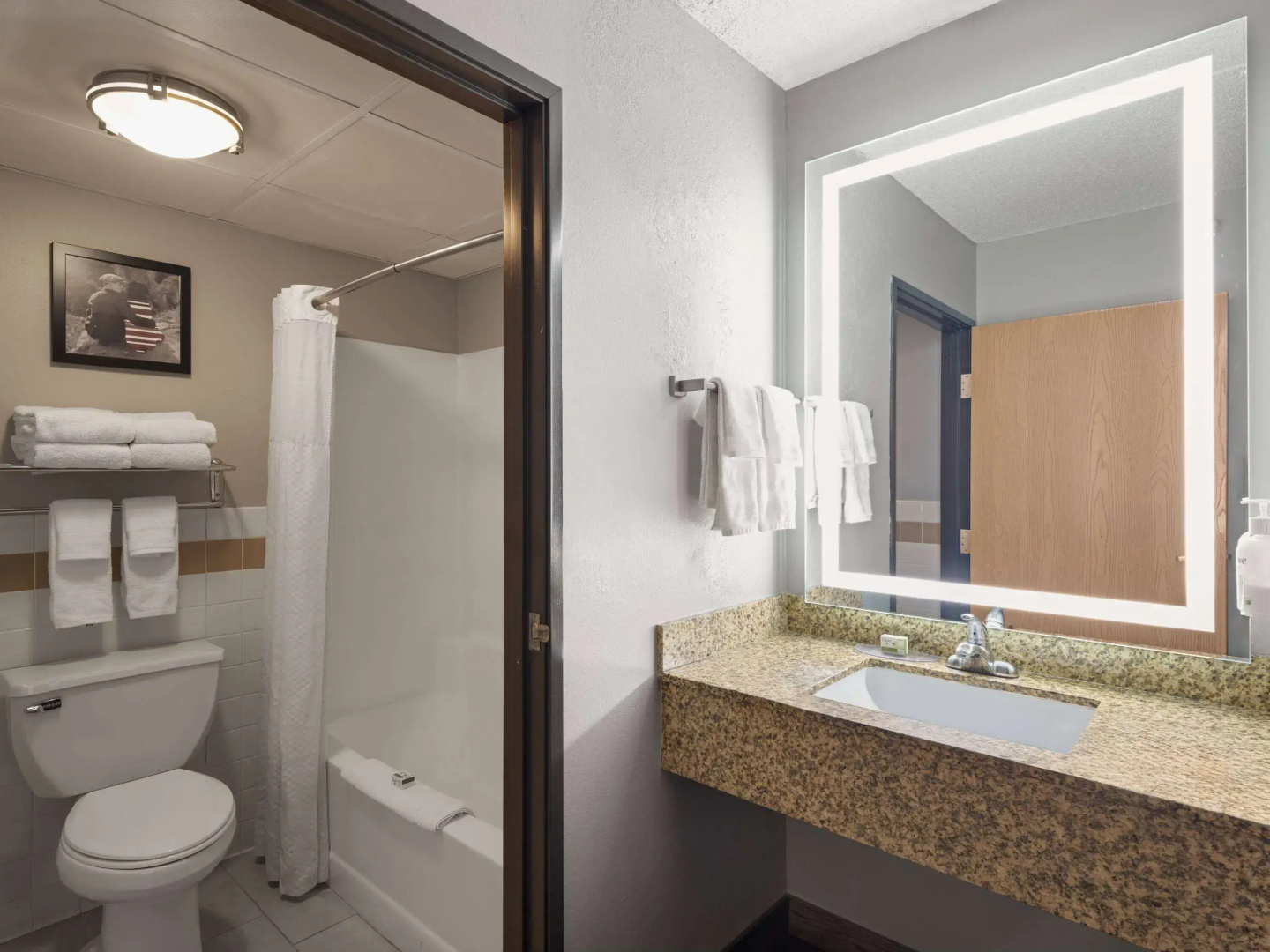 AmericInn by Wyndham Shakopee Near Canterbury Park