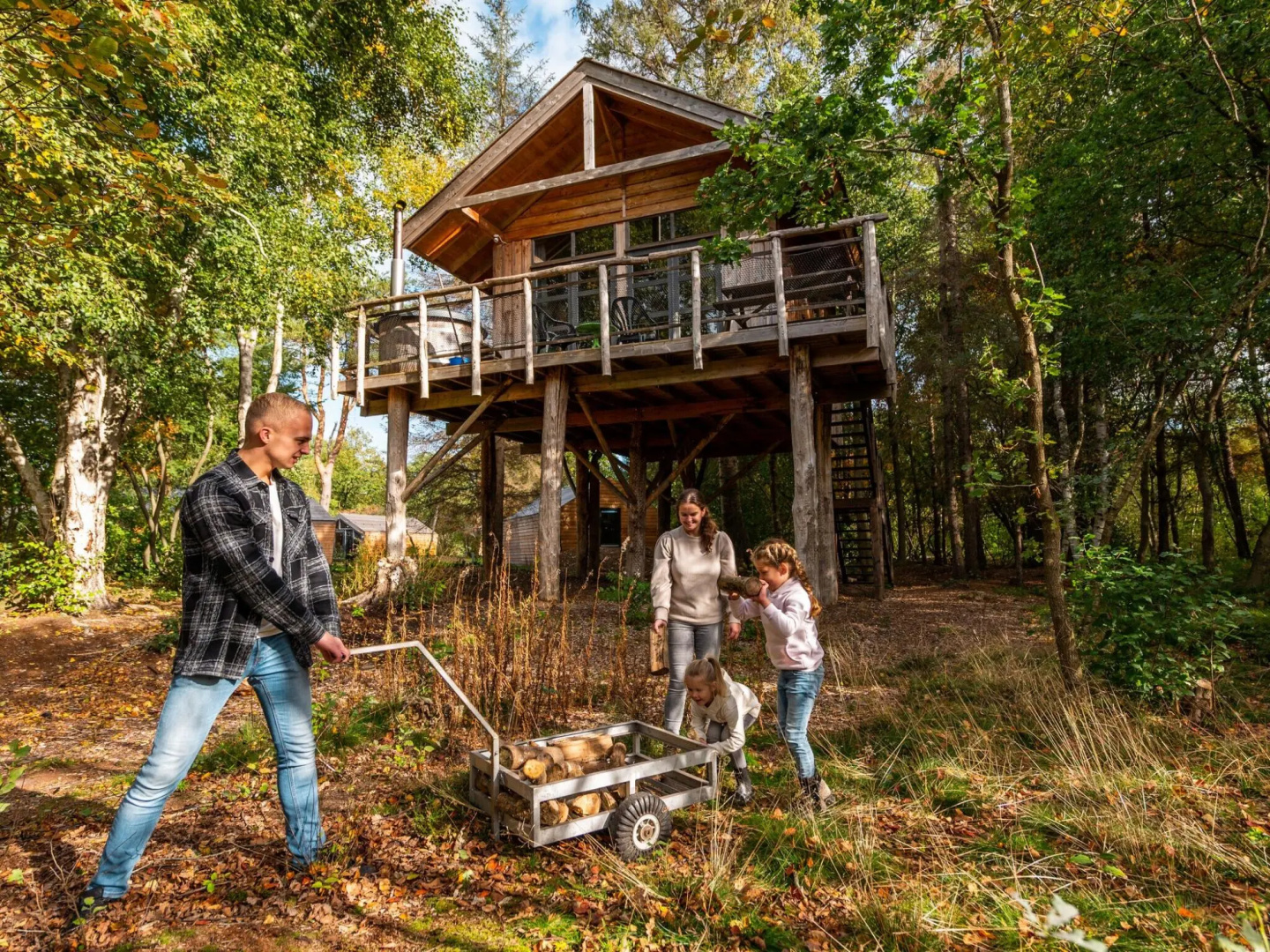 Wooden Lodge Near Three National Parks