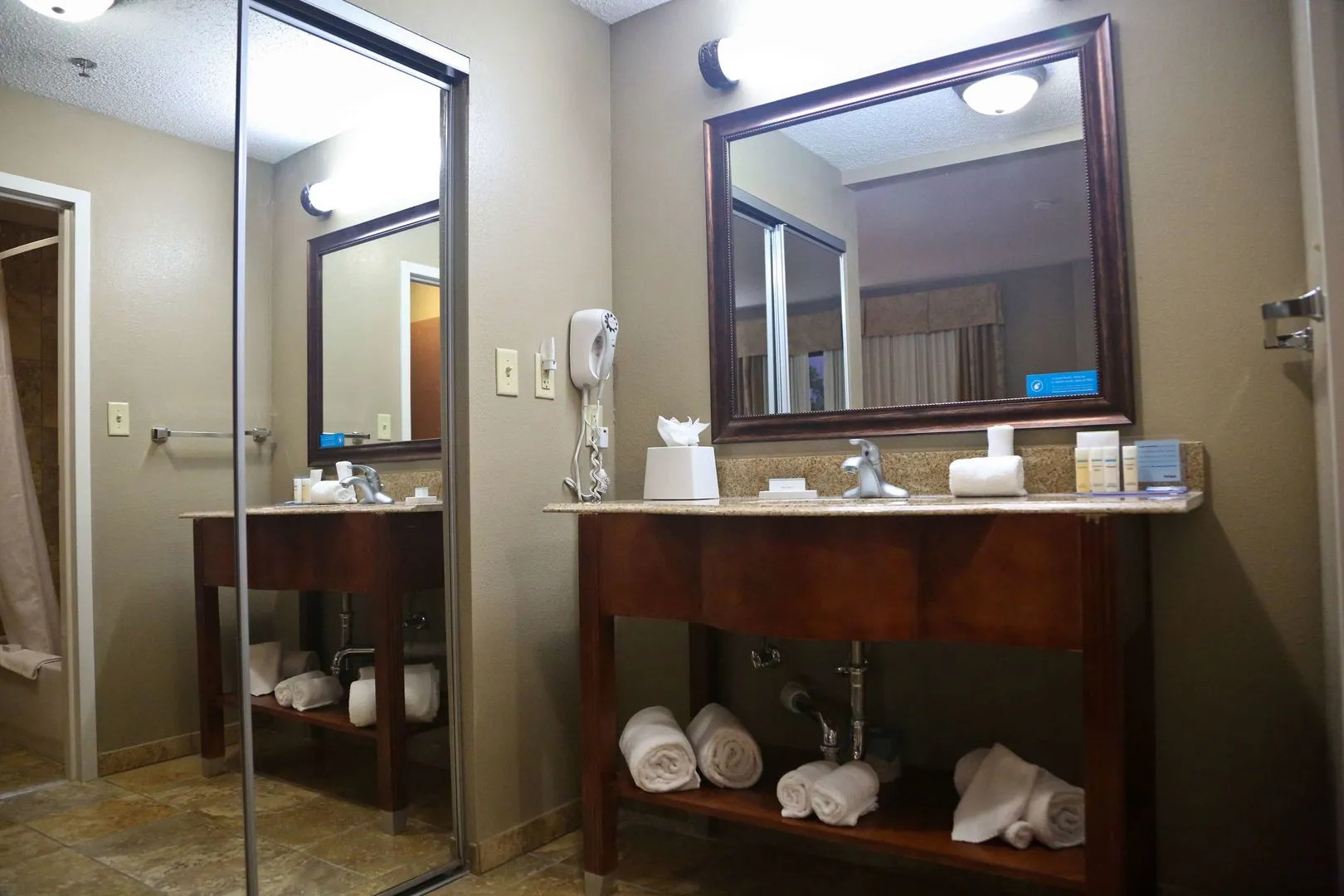 Hampton Inn & Suites Jennings