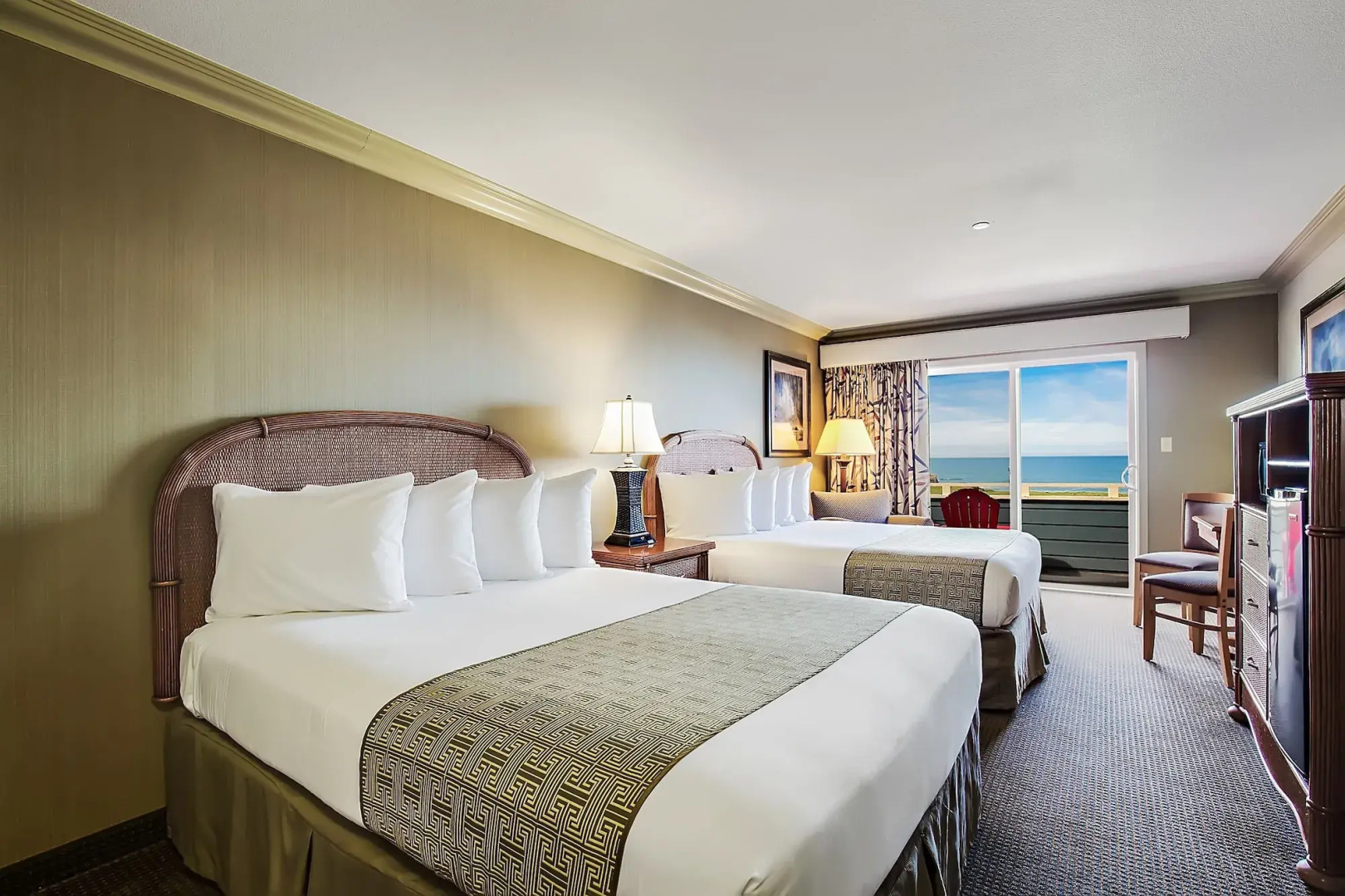 Surf & Sand Lodge