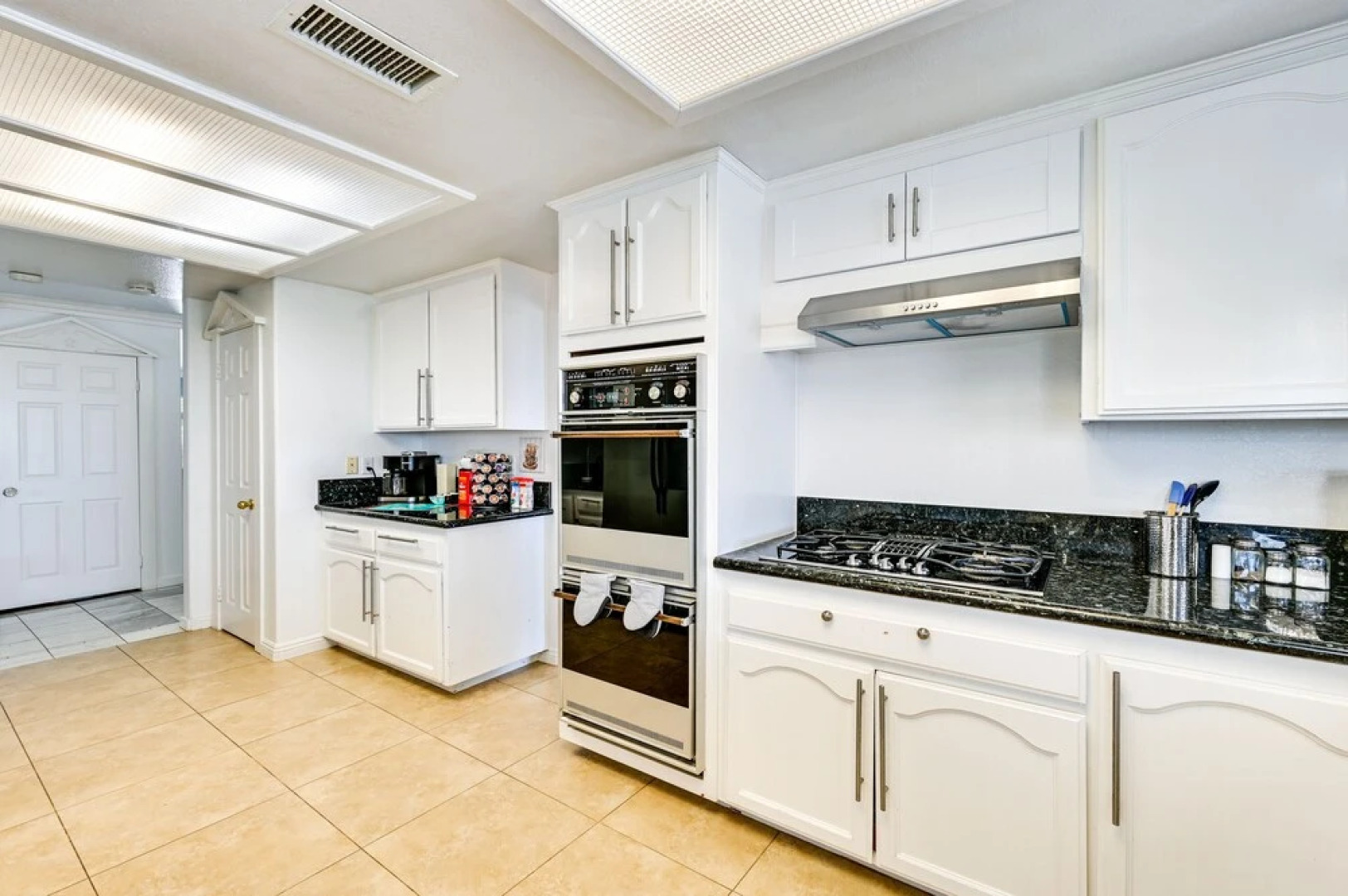 El Cajon Home w/ Pool & Views: 15 Mi to San Diego!