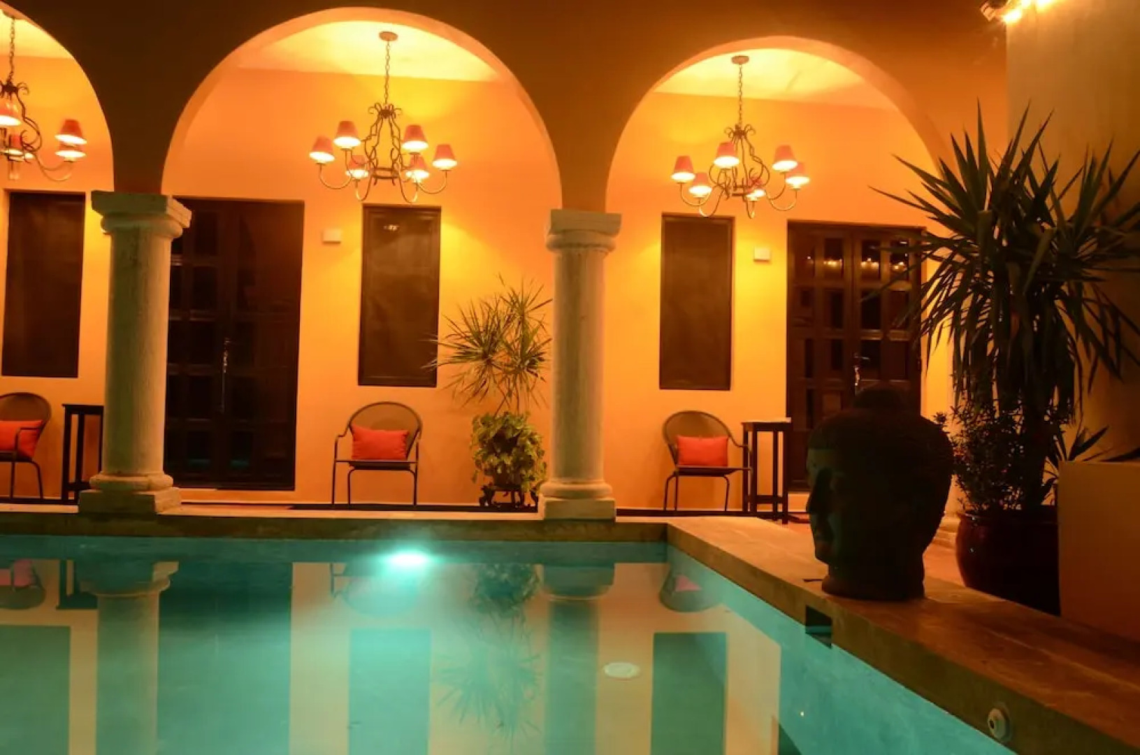 Ochenta Y Dos an urban bed & breakfast