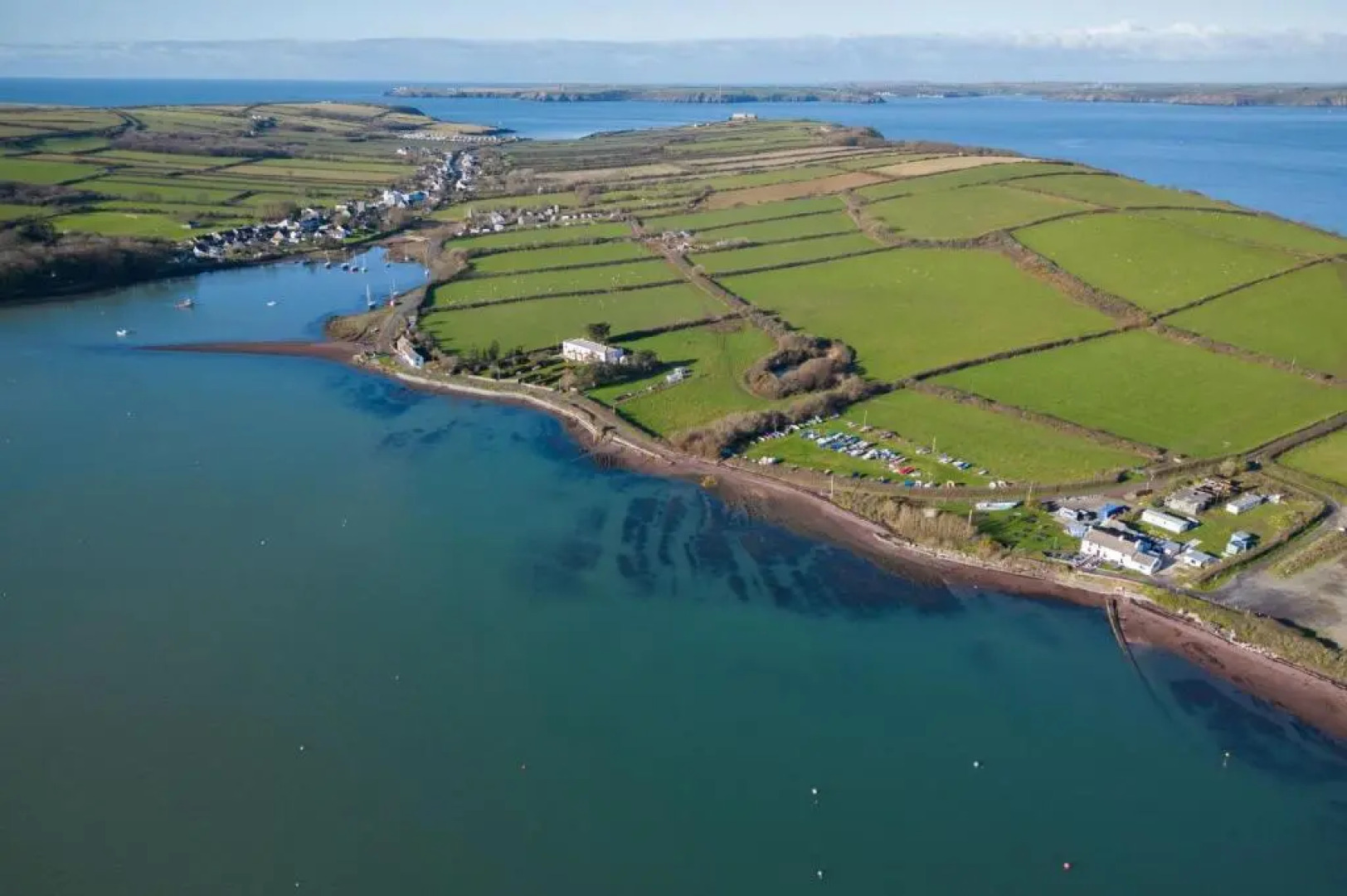 The Old Stables - 3 Bedroom Cottage - Angle