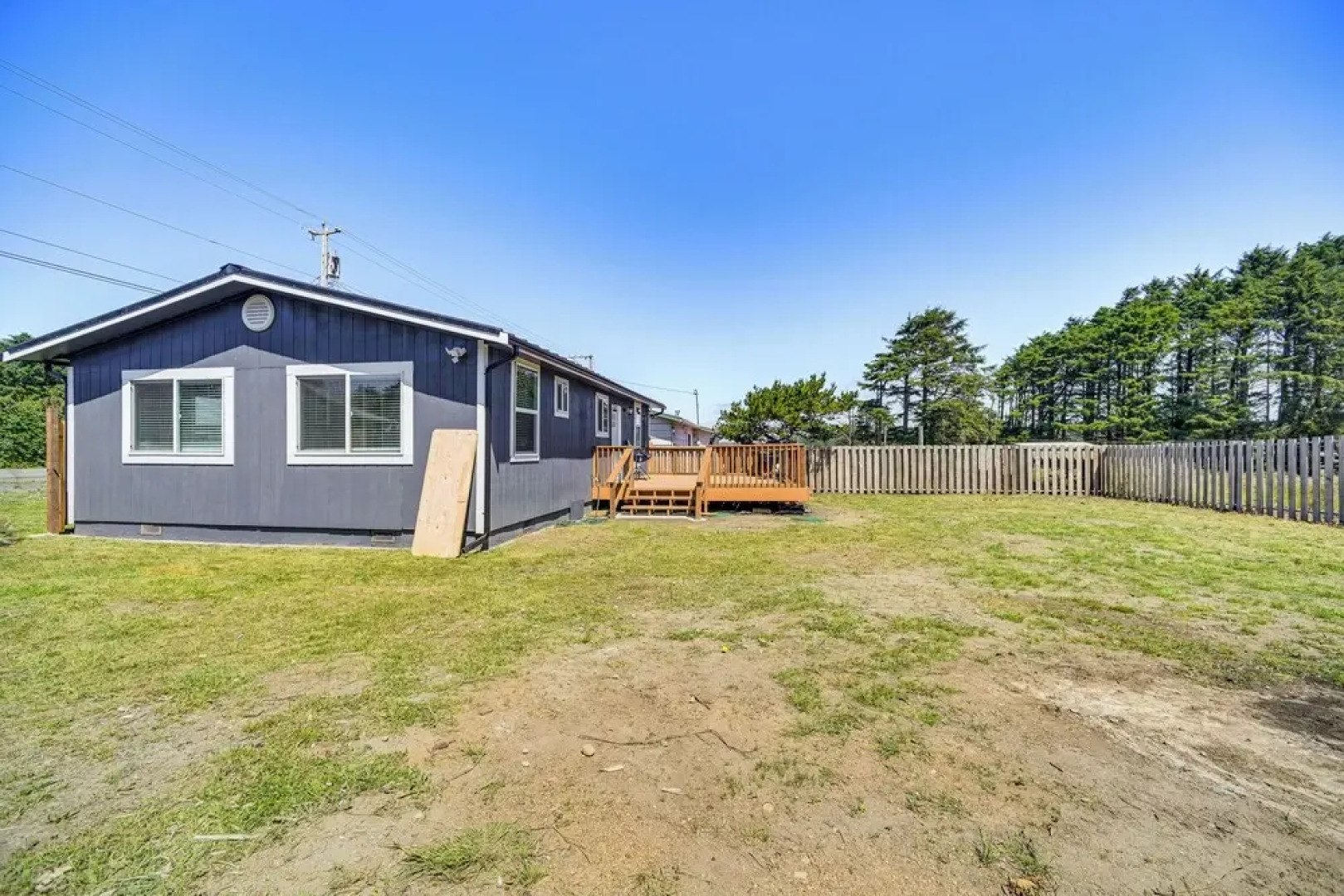 Pet-friendly Moclips Home: Walk to Mocrocks Beach!