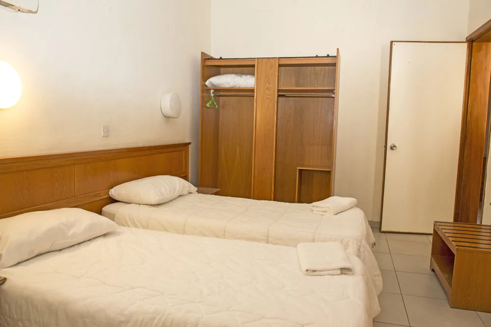 Dragonara Court