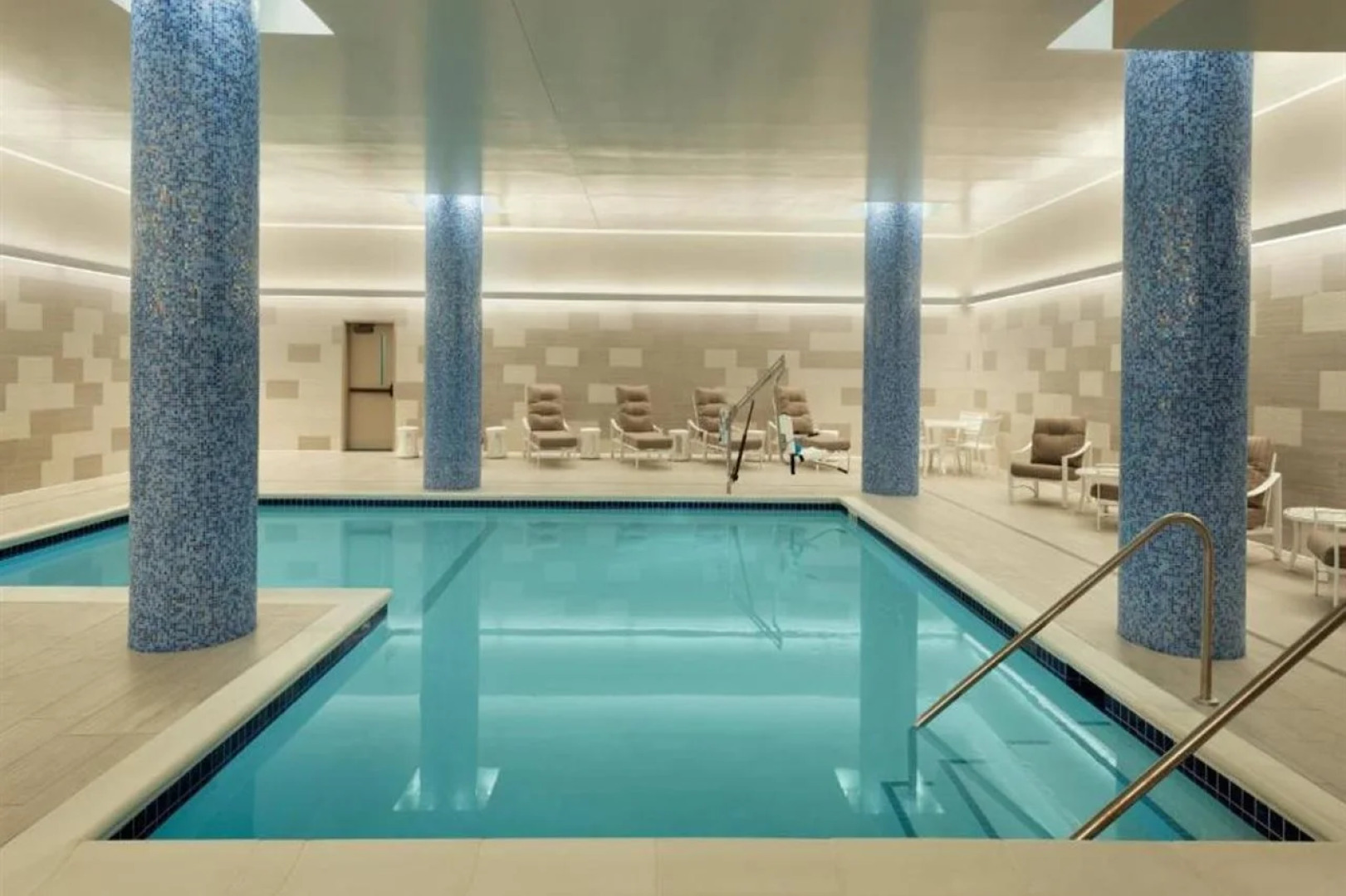 Embassy Suites by Hilton Minneapolis Downtown