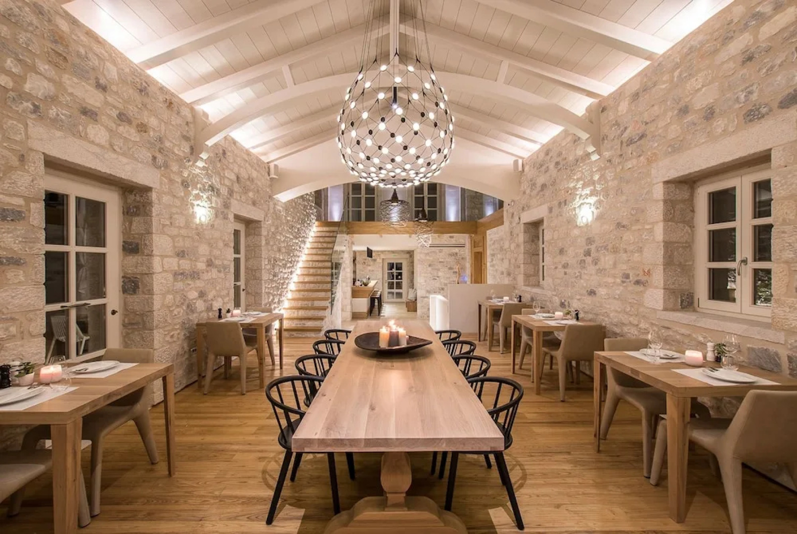 BASSA MAINA Villas & Suites