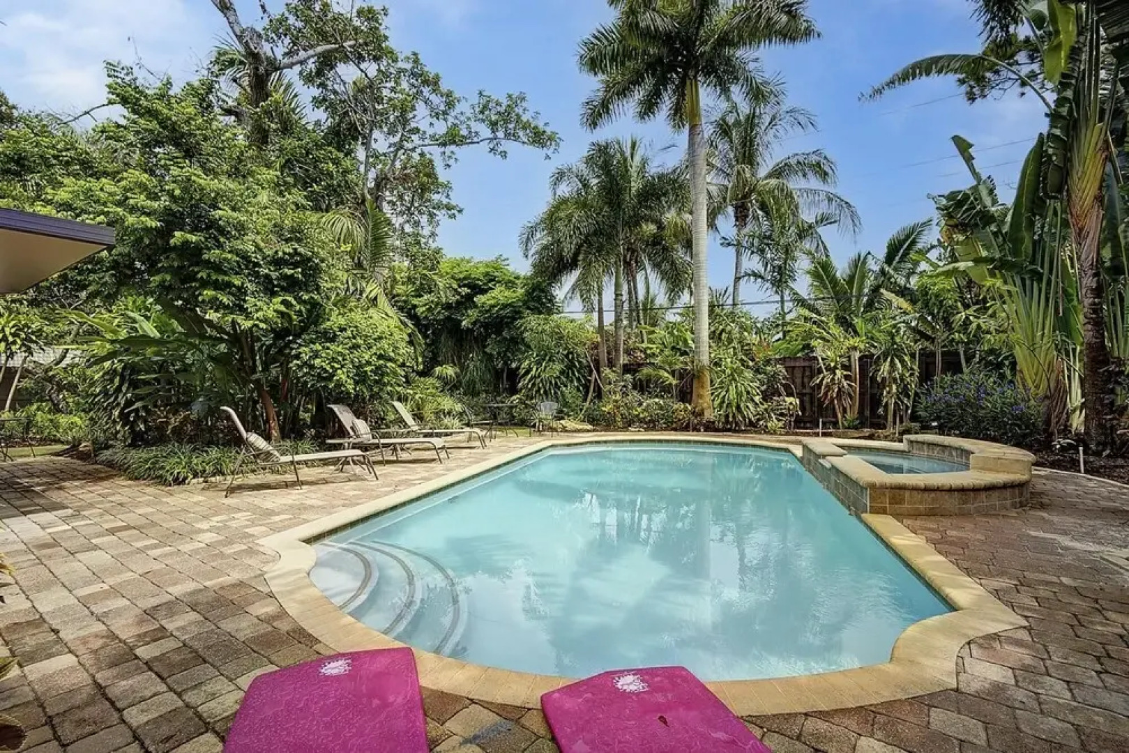 Fantastic 3 Bedroom Heated Salt Pool Home 3 Blocks From Wilton Drive