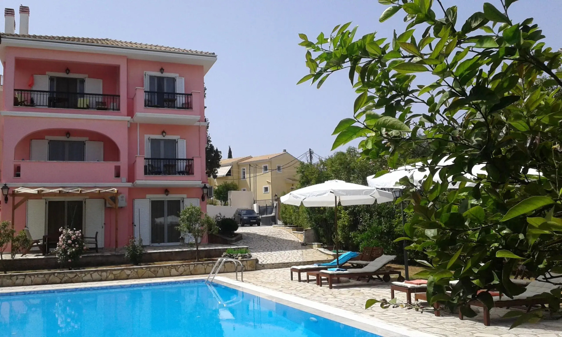 Cha Nanakas Village Inn