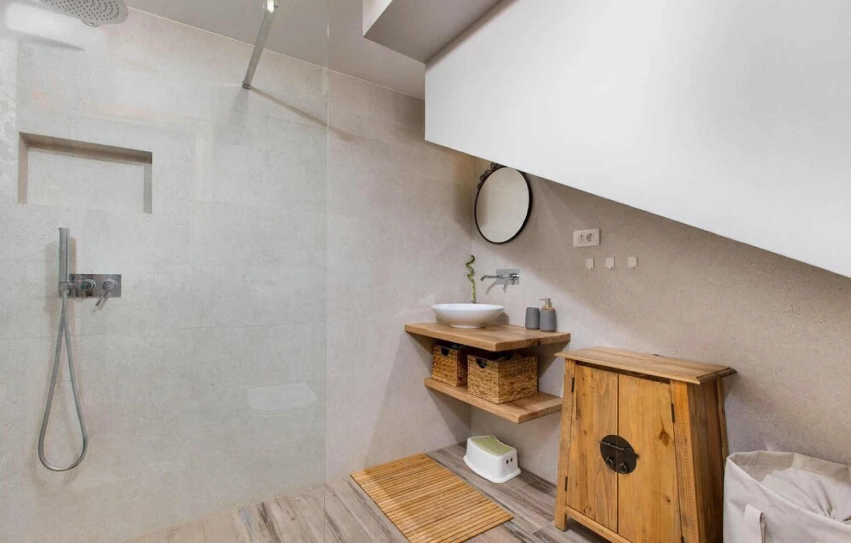 Awesome Home in Malinska With Outdoor Swimming Pool, Wifi and 3 Bedrooms