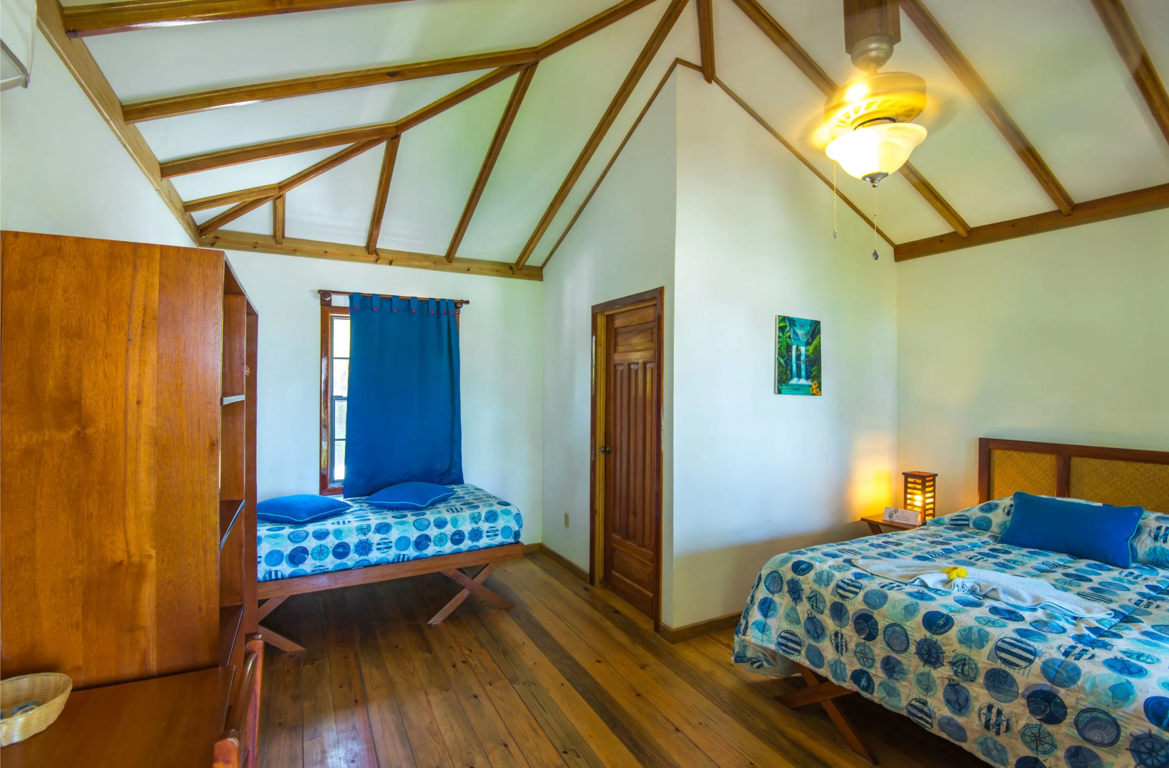 Las Rocas Resort And Dive Center